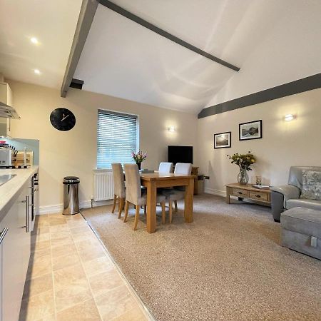 Arthurs Cottage -Charming Courtyard Cottage In The Heart Of Kendal, The Lake District Bagian luar foto