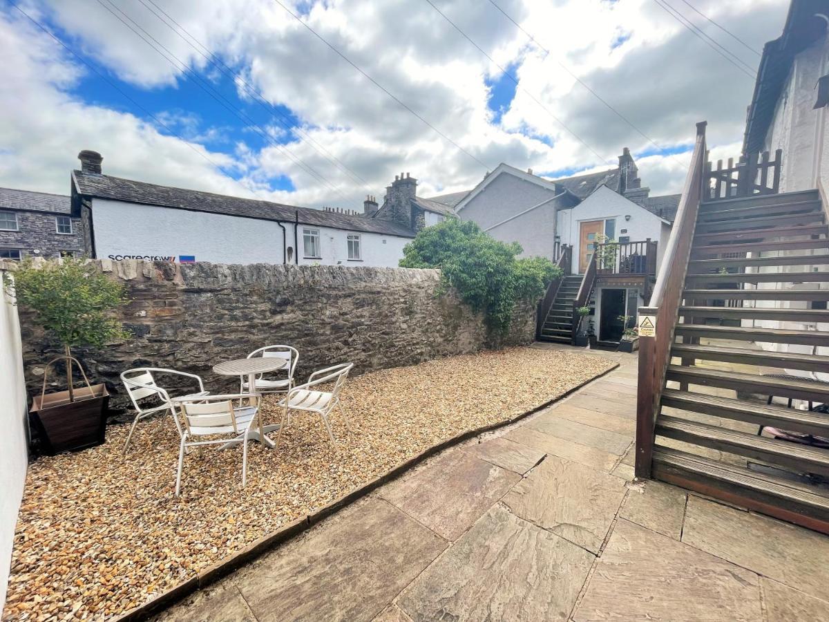 Arthurs Cottage -Charming Courtyard Cottage In The Heart Of Kendal, The Lake District Bagian luar foto