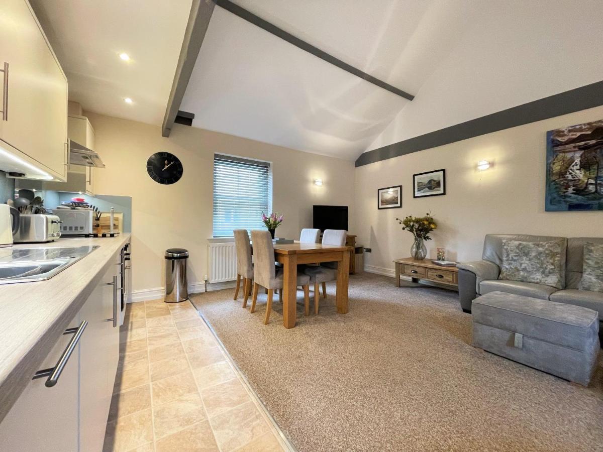 Arthurs Cottage -Charming Courtyard Cottage In The Heart Of Kendal, The Lake District Bagian luar foto