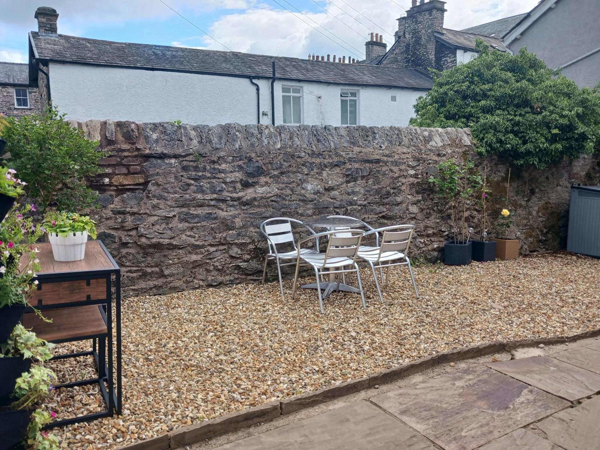 Arthurs Cottage -Charming Courtyard Cottage In The Heart Of Kendal, The Lake District Bagian luar foto